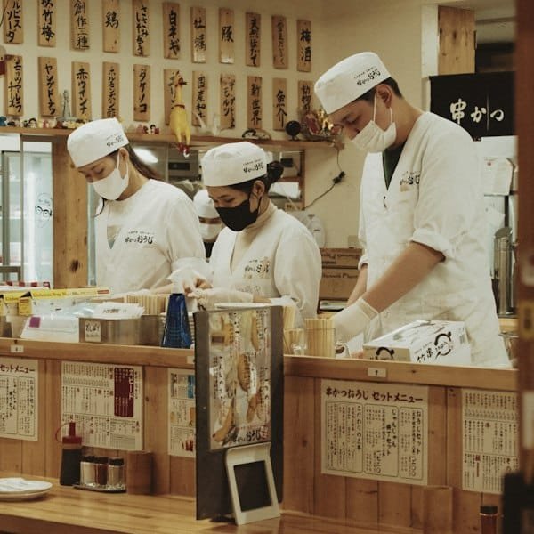 Restaurant Ki Uniform